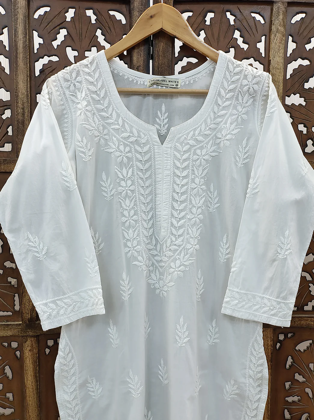 Aabida Mulmul Chikankari Straight Kurti- White - Image 2