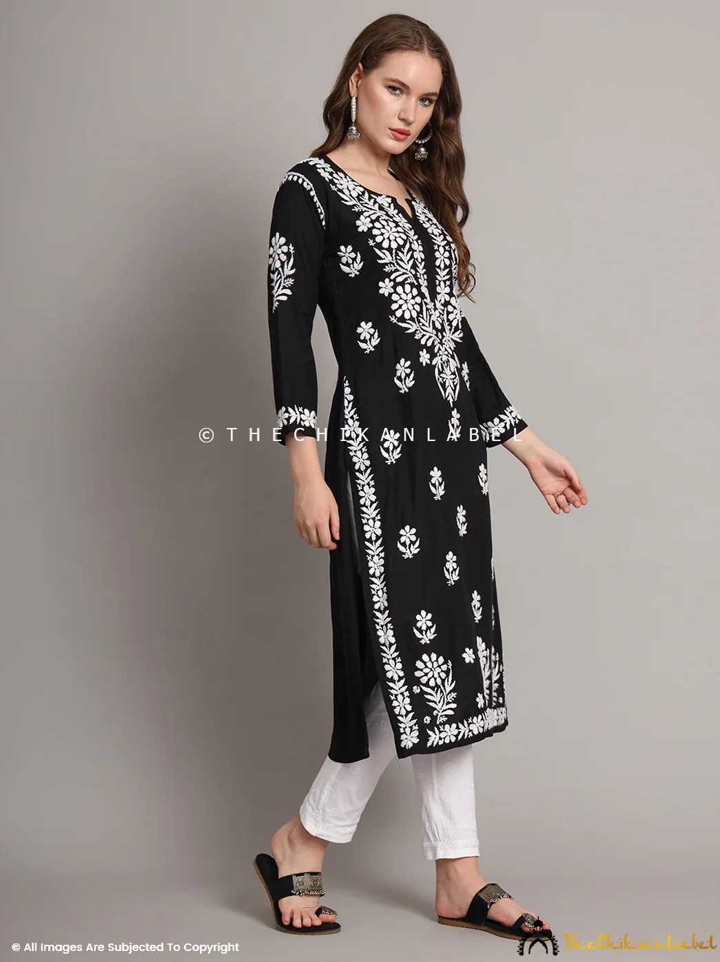 Avneet Kaur Black Aafiyat Modal Chikankari Straight Kurti - Image 7