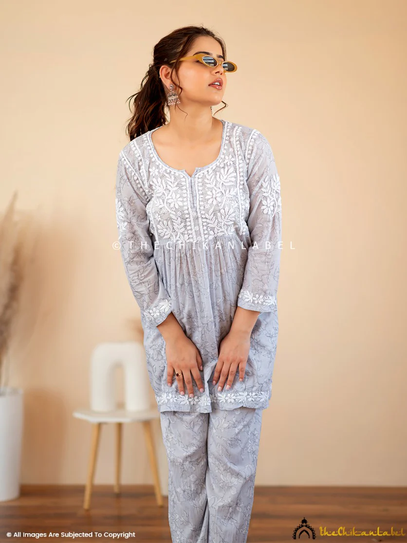 Kavya Mulmul Chikankari Kurta Set - Grey - Image 3