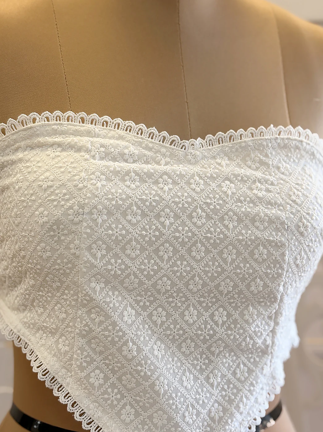Hacoba Cotton Chikankari Off-Shoulder Corset Top - White - Image 5