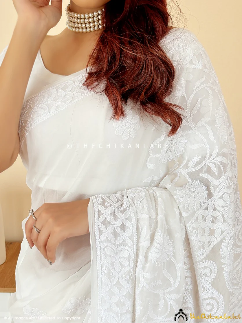 Kangana Ranaut White Viscose Chikankari Saree - Image 3