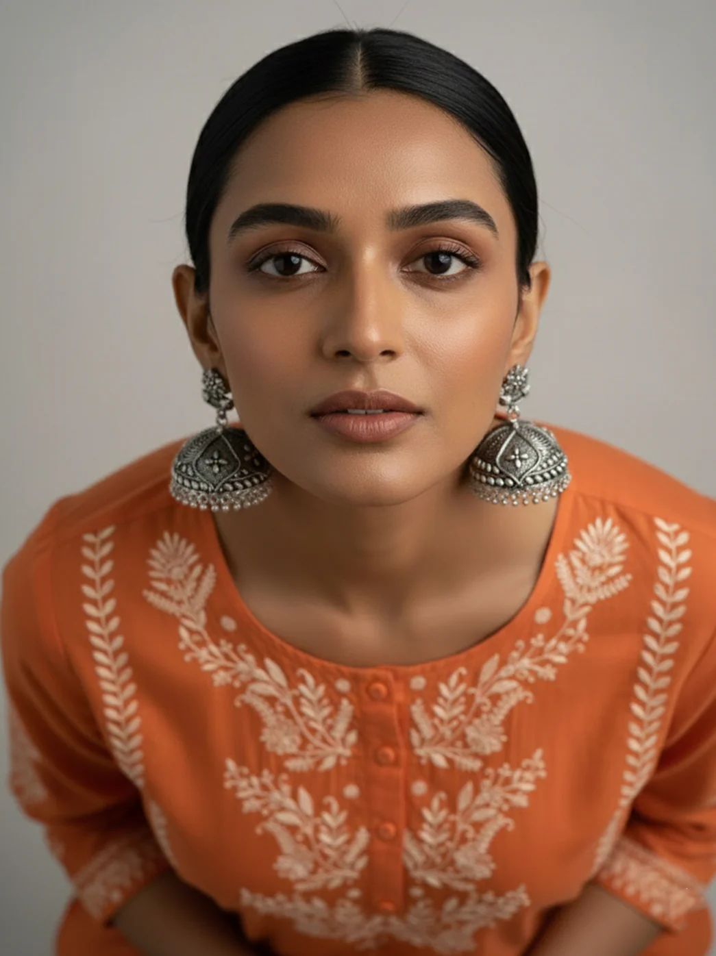 Oxidized Silver Jhumki Earring - Image 4