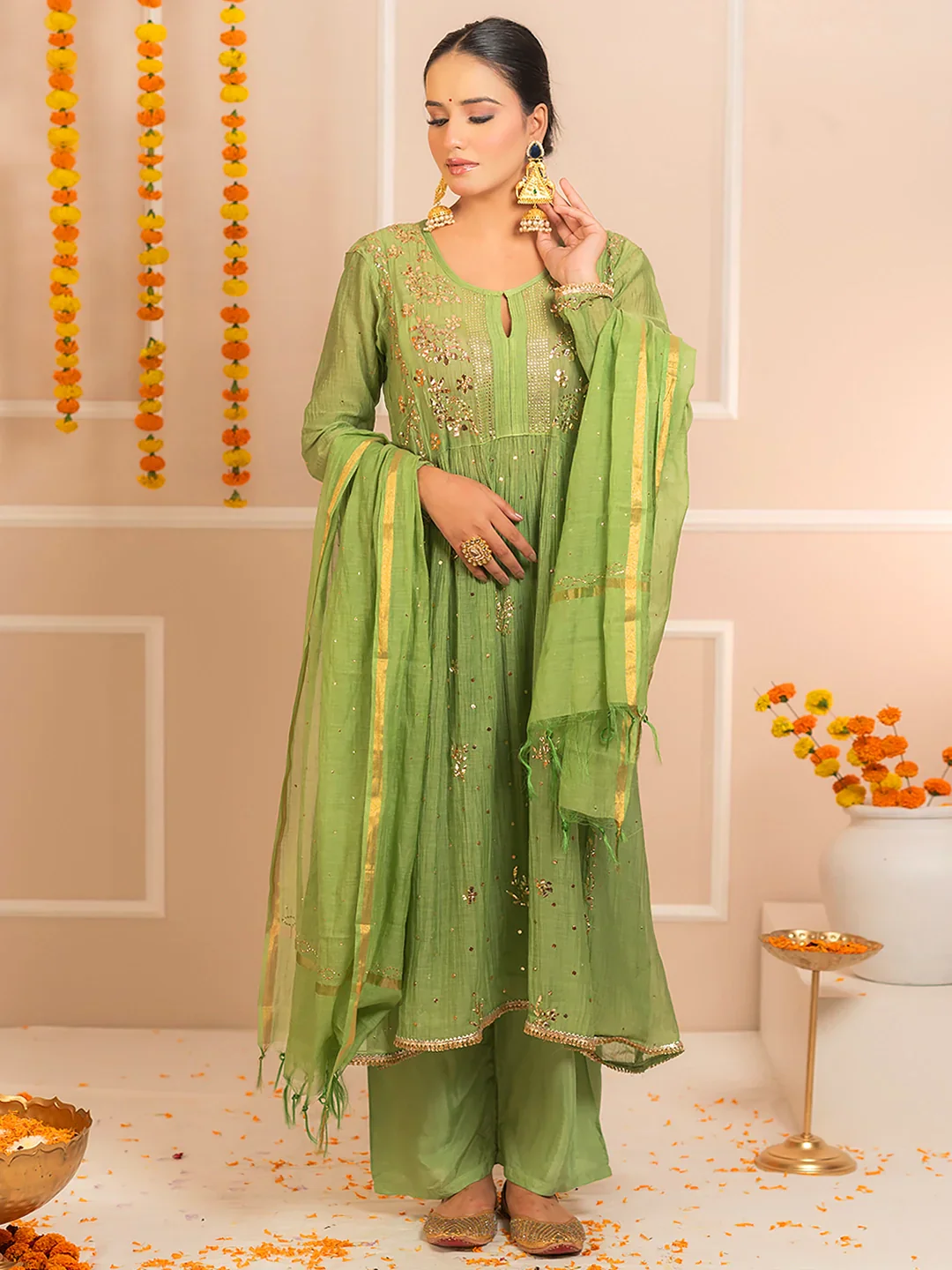 Rang-E-Tyohaar Mul Chanderi Chikankari Kurta Set - Green - Image 5