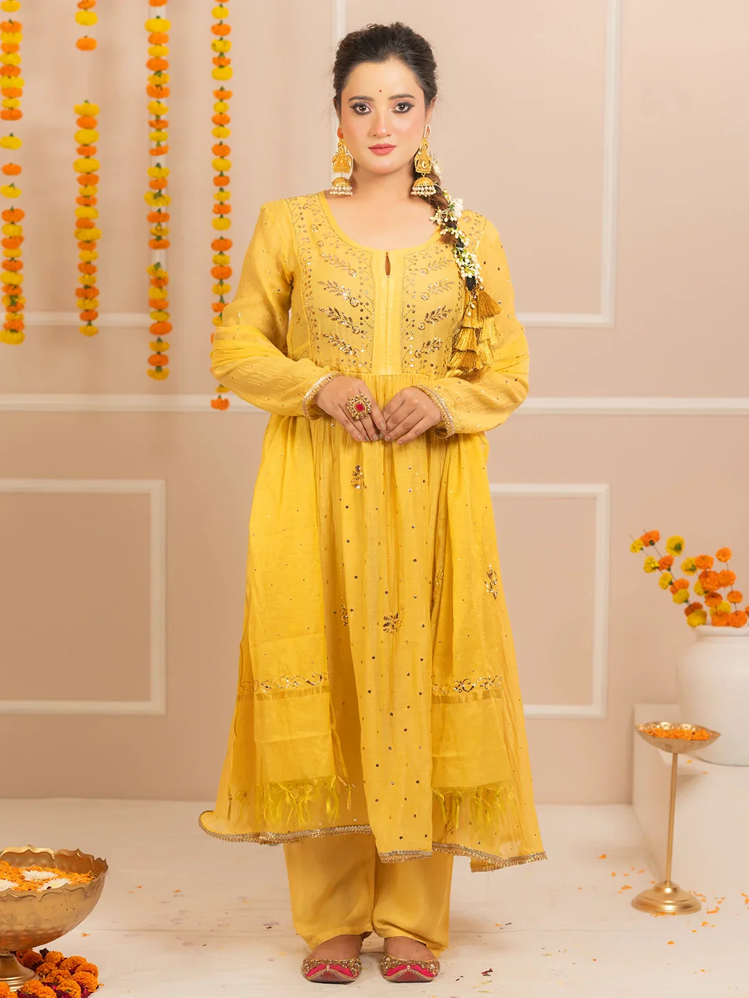 Rang-E-Tyohaar Mul Chanderi Chikankari Kurta Set - Yellow - Image 4