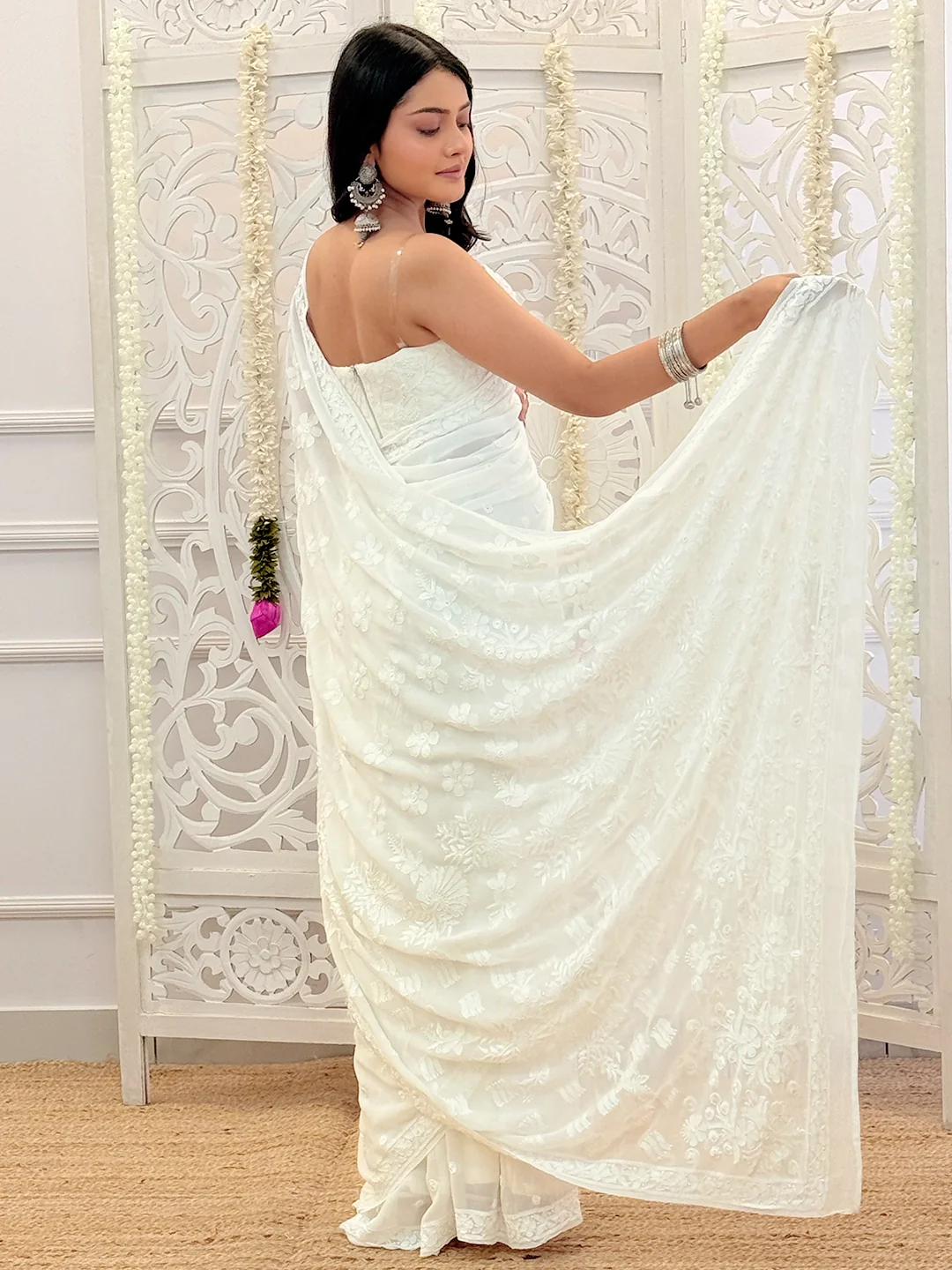 Reimi Viscose Chikankari Saree - White - Image 3