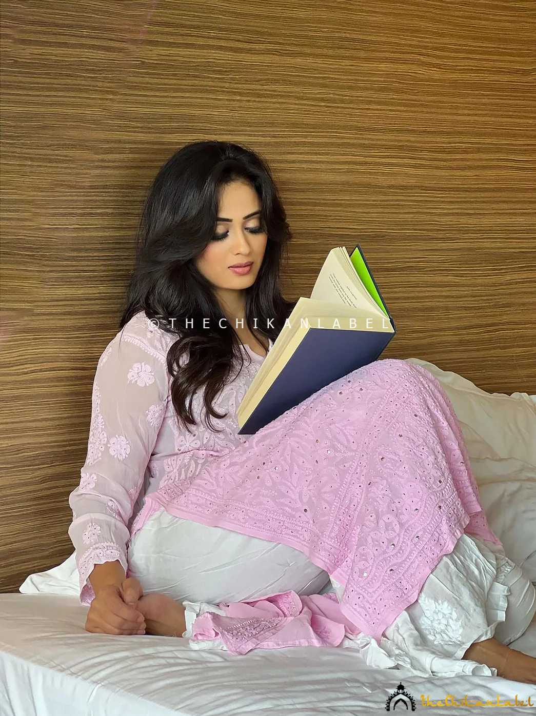 Shweta Tiwari Suhani Viscose Chikankari Straight Kurti - Pink - Image 3