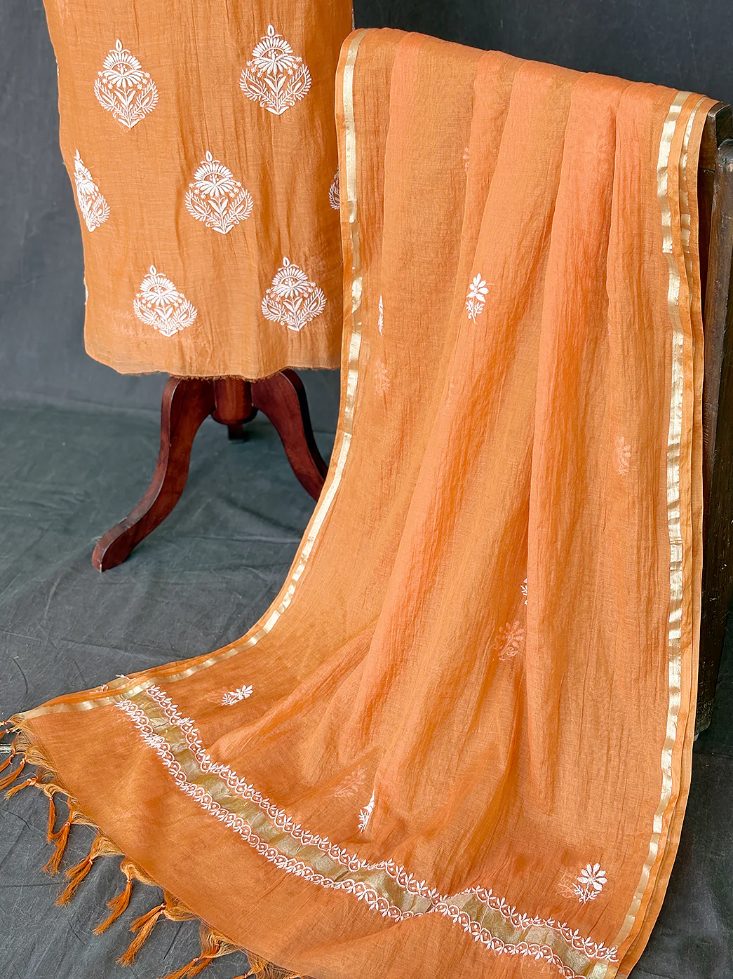 Sofiyana Mul Chanderi Un-stitched Chikankari Kurti Piece with Dupatta - Amber Orange - Image 5