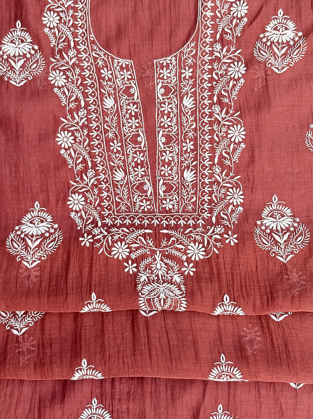 Sofiyana Mul Chanderi Un-stitched Chikankari Kurti Piece with Dupatta - Coral - Image 2