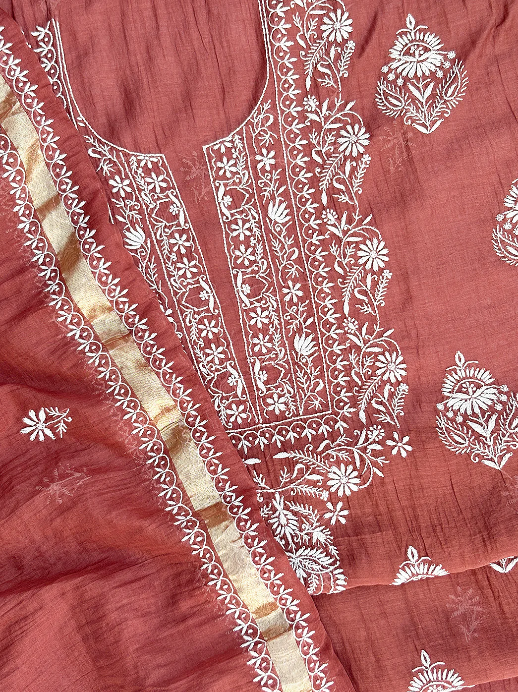Sofiyana Mul Chanderi Un-stitched Chikankari Kurti Piece with Dupatta - Coral - Image 3