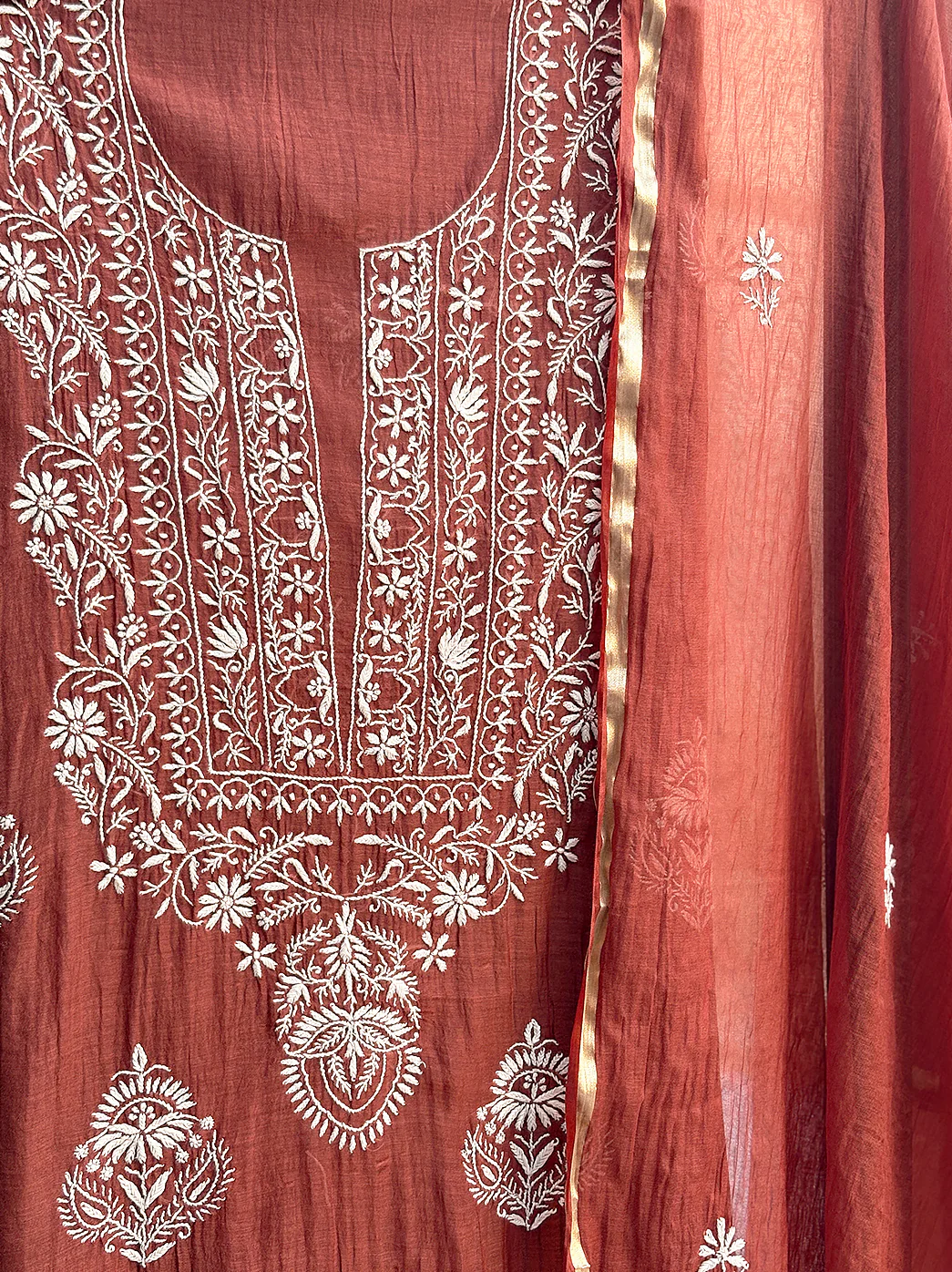Sofiyana Mul Chanderi Un-stitched Chikankari Kurti Piece with Dupatta - Coral - Image 4