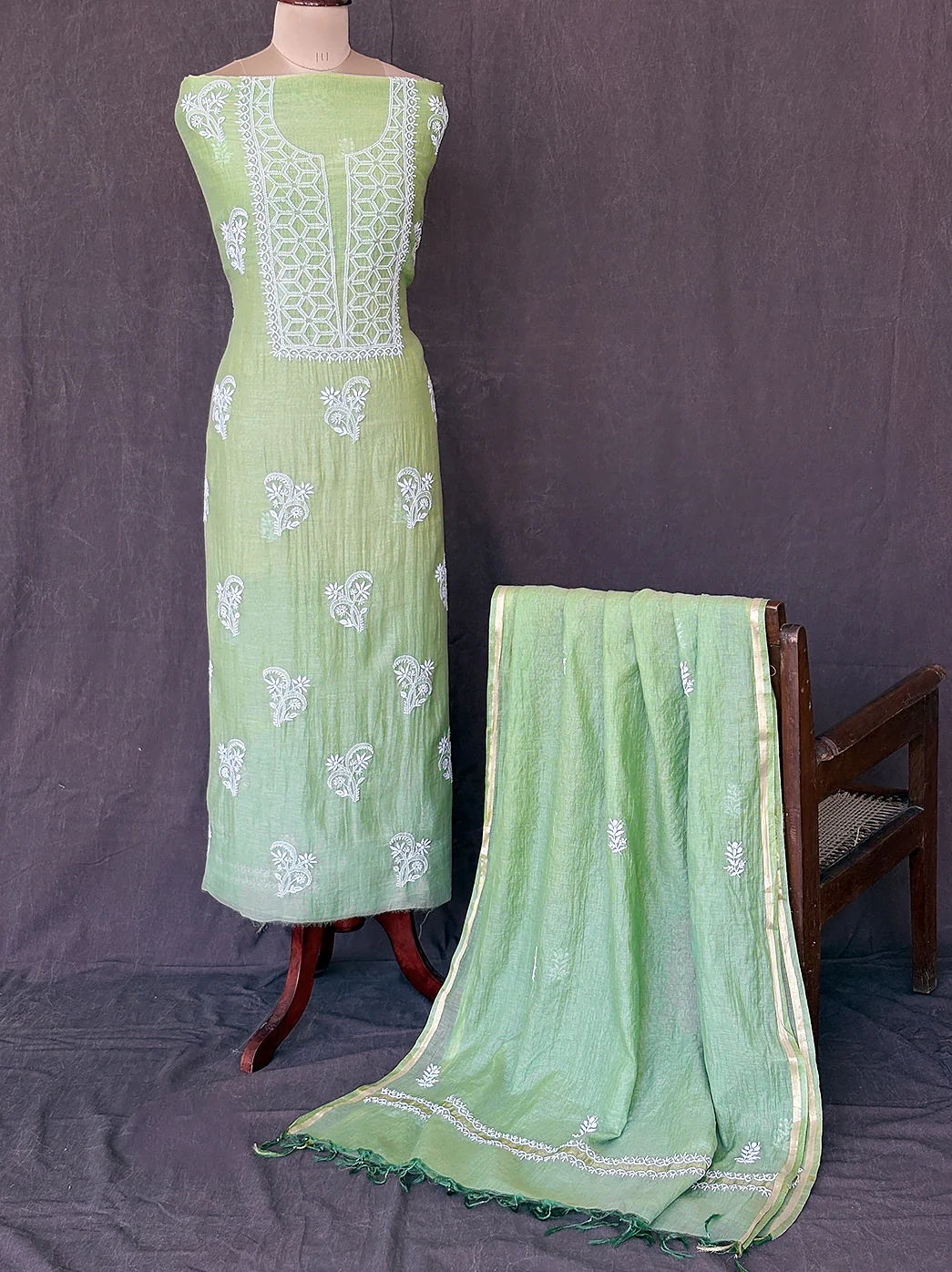 Sofiyana Mul Chanderi Un-stitched Chikankari Kurti Piece with Dupatta - Green - Image 3