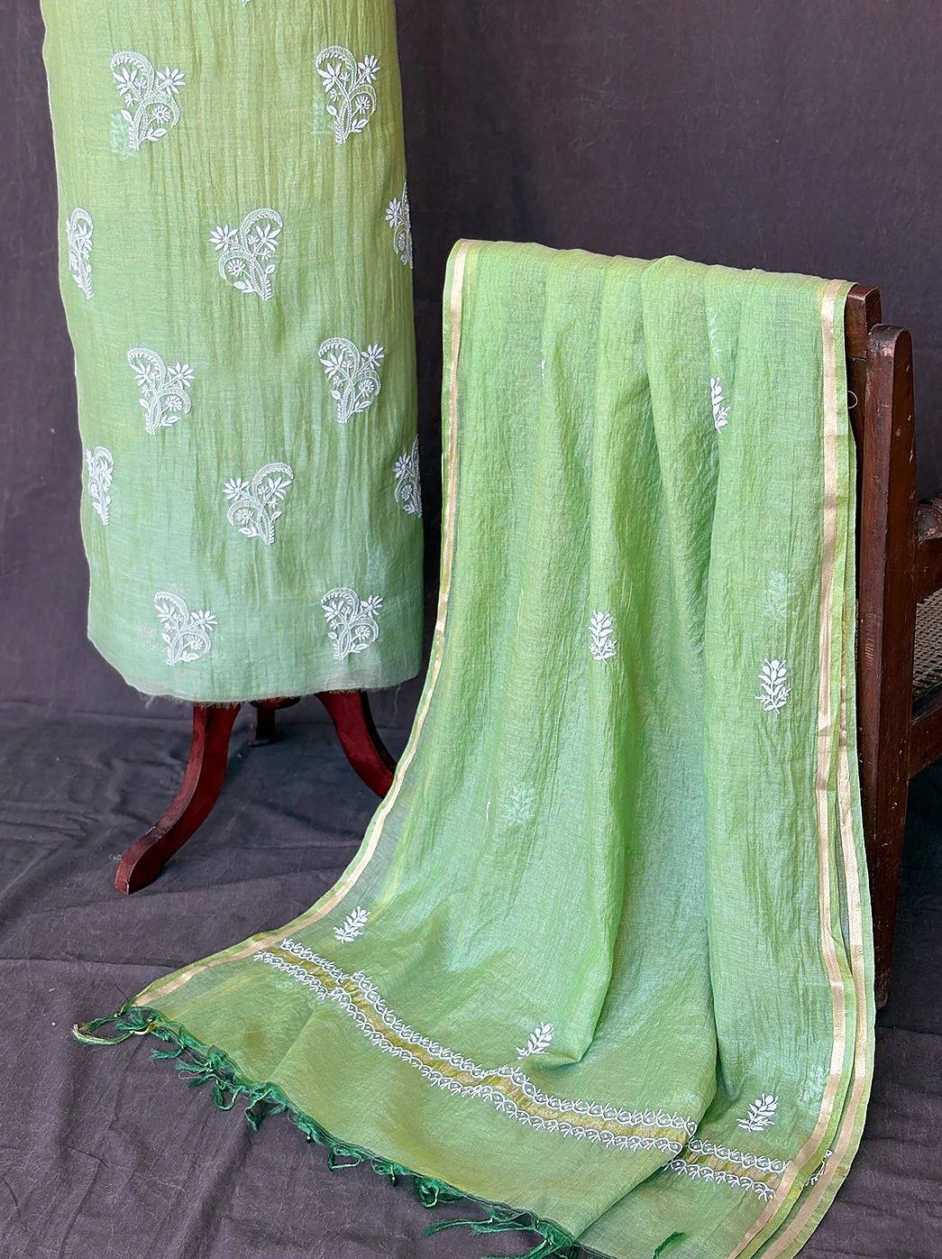 Sofiyana Mul Chanderi Un-stitched Chikankari Kurti Piece with Dupatta - Green - Image 4