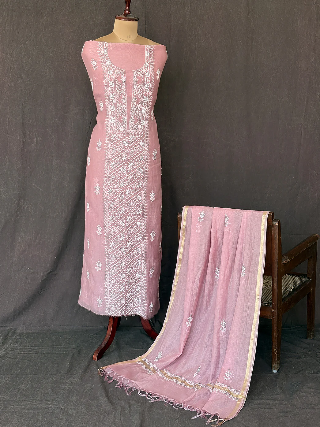 Sofiyana Mul Chanderi Un-stitched Chikankari Kurti Piece with Dupatta - Onion Pink - Image 3
