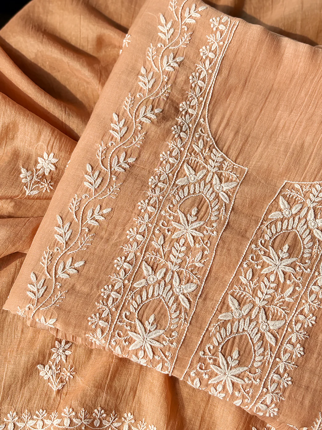 Sofiyana Mul Chanderi Un-stitched Chikankari Kurti Piece with Dupatta - Peach - Image 3