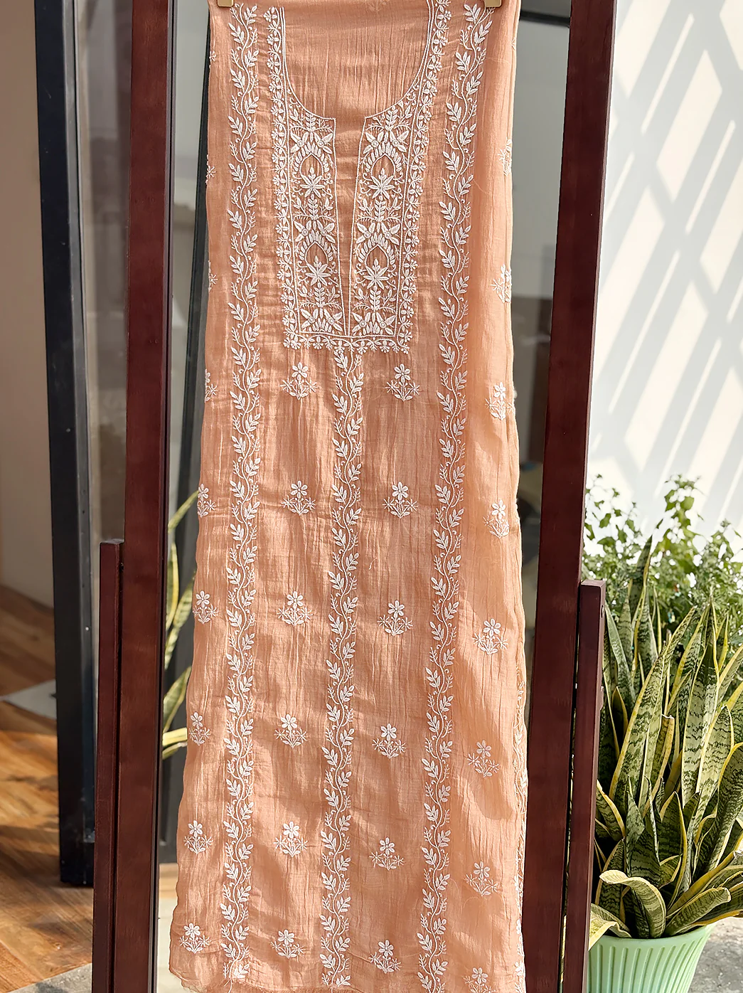 Sofiyana Mul Chanderi Un-stitched Chikankari Kurti Piece with Dupatta - Peach - Image 6