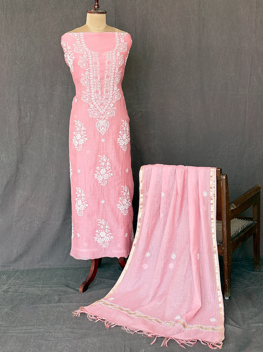Sofiyana Mul Chanderi Un-stitched Chikankari Kurti Piece with Dupatta - Pink - Image 3