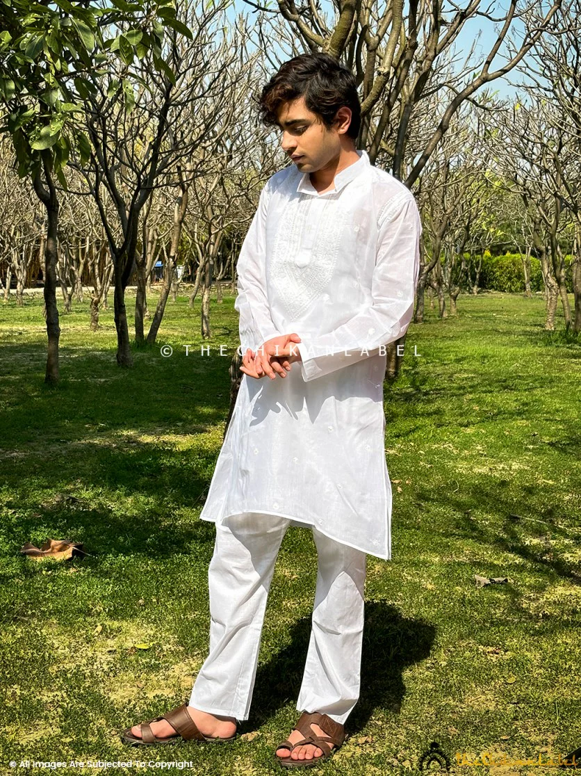 White Cotton Chikankari Men's Kurta - Image 3