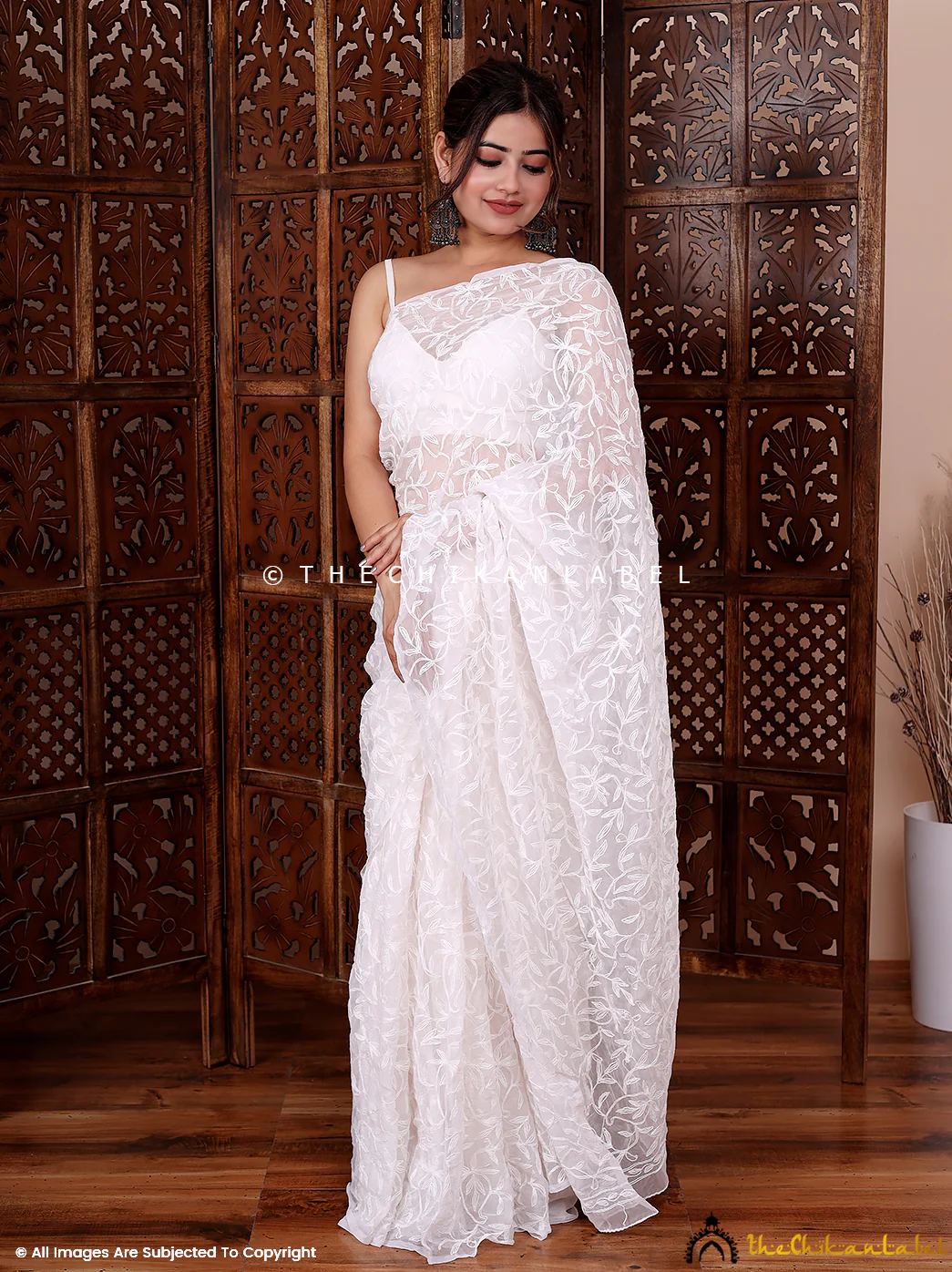 Kasmira Georgette Chikankari Tepchi Saree - White - Image 4