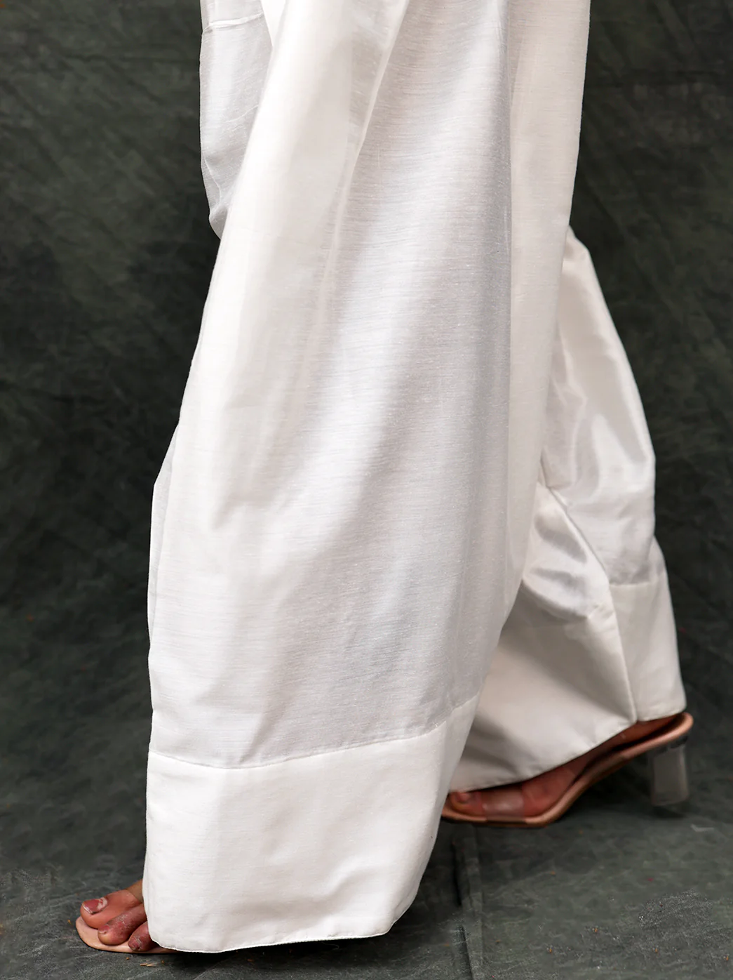 Women Solid Loose Fit Dyeable Chanderi Farshi Salwar - White - Image 4